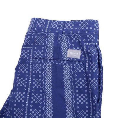 画像2: ☆70%OFF☆ DELUXE <デラックス> / APACHE SHORTS(バンダナ柄ショーツ) / ネイビー (2)