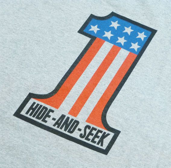 HIDE AND SEEK アップしました。